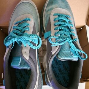 PUMA..sz 13 mens..turquoise/grey